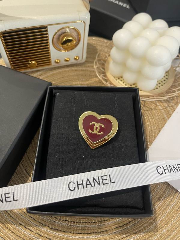 Chanel Brooch 07yxs44